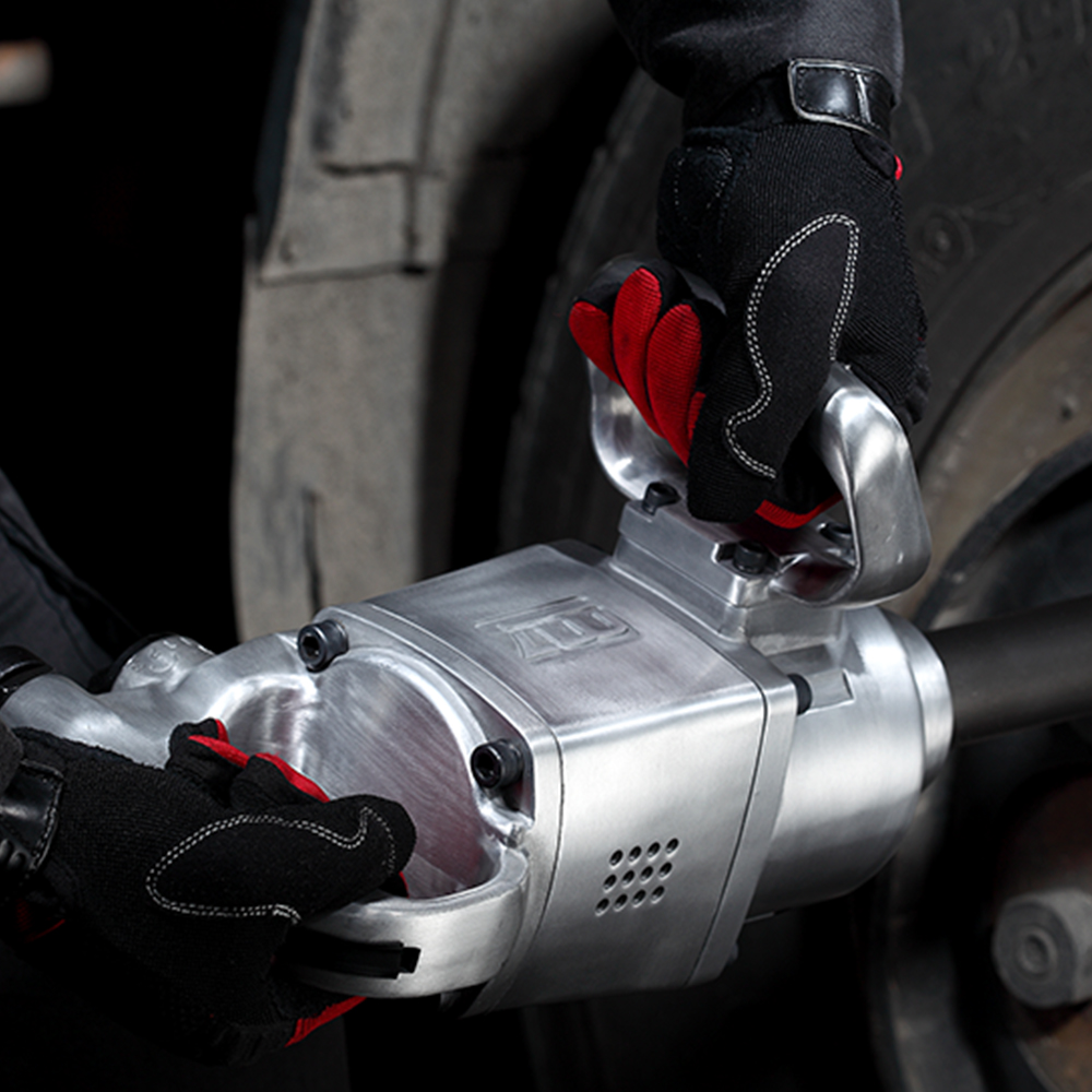 M7 NC-8341 1 In. Air Impact Wrench, 1800ft.lb (2441Nm), 4000 RPM