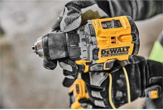 DEWALT DCD800H2T-QW is an 18V brushless hammer drill driver-1